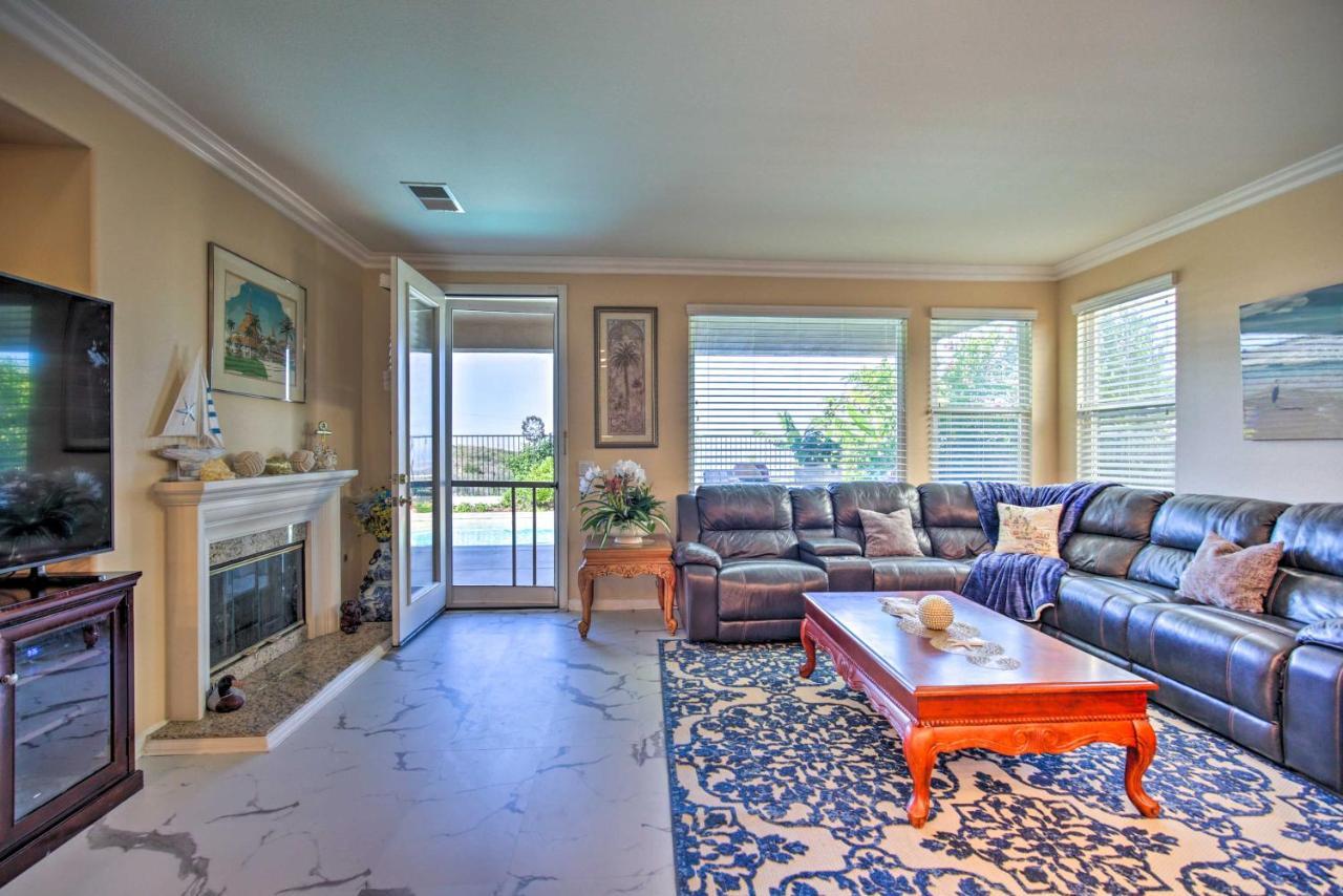 Luxury With Pool, And Views! Holiday home